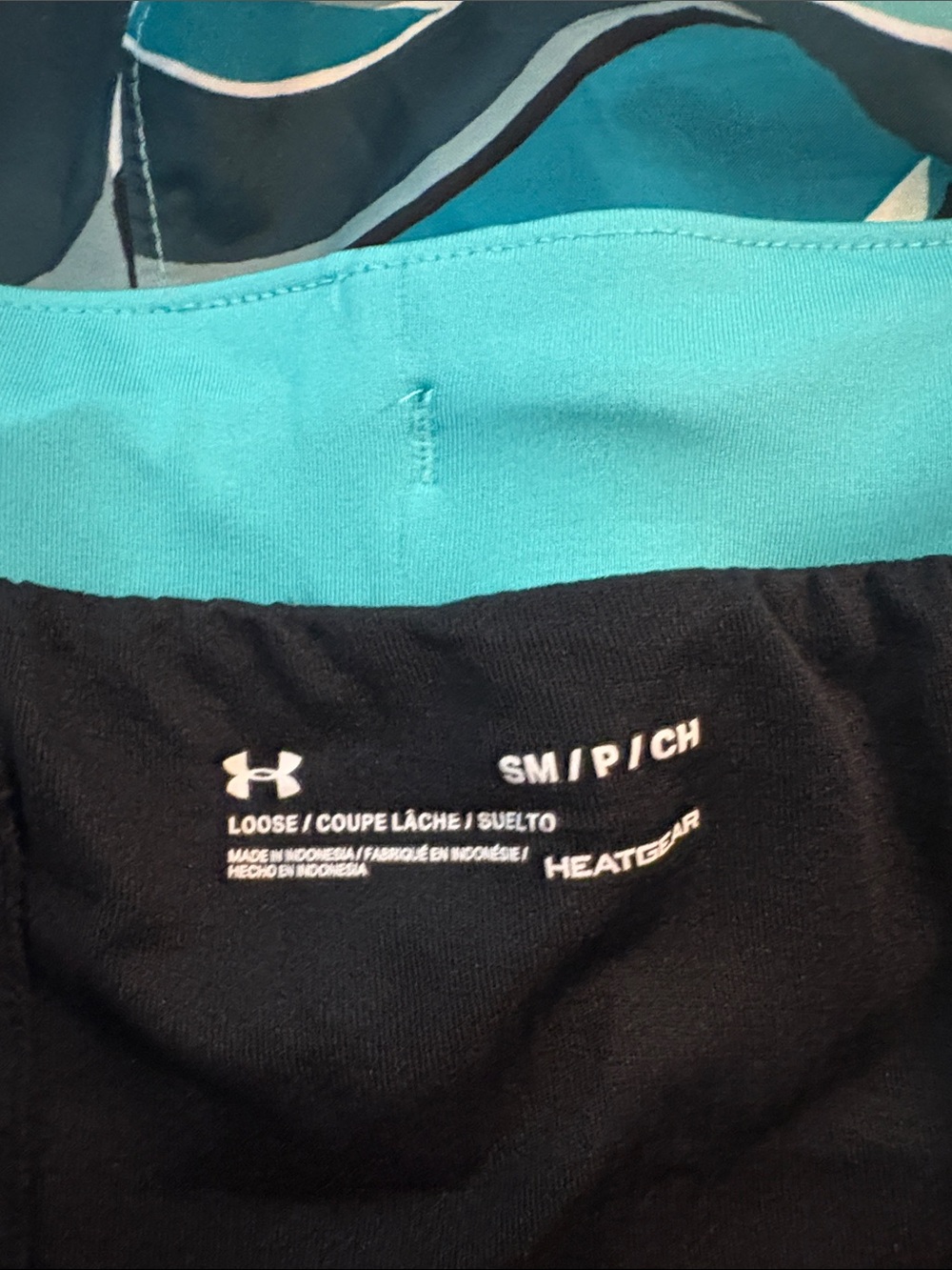 Under Armour Women's Turquoise & Teal Abstract Print Athletic Shorts - Size S - Picture 3 of 3